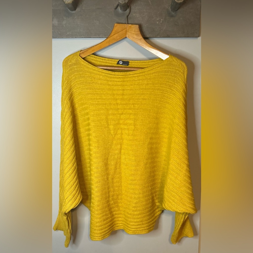 M Made in Italy Ribbed dolman sleeve sweater
